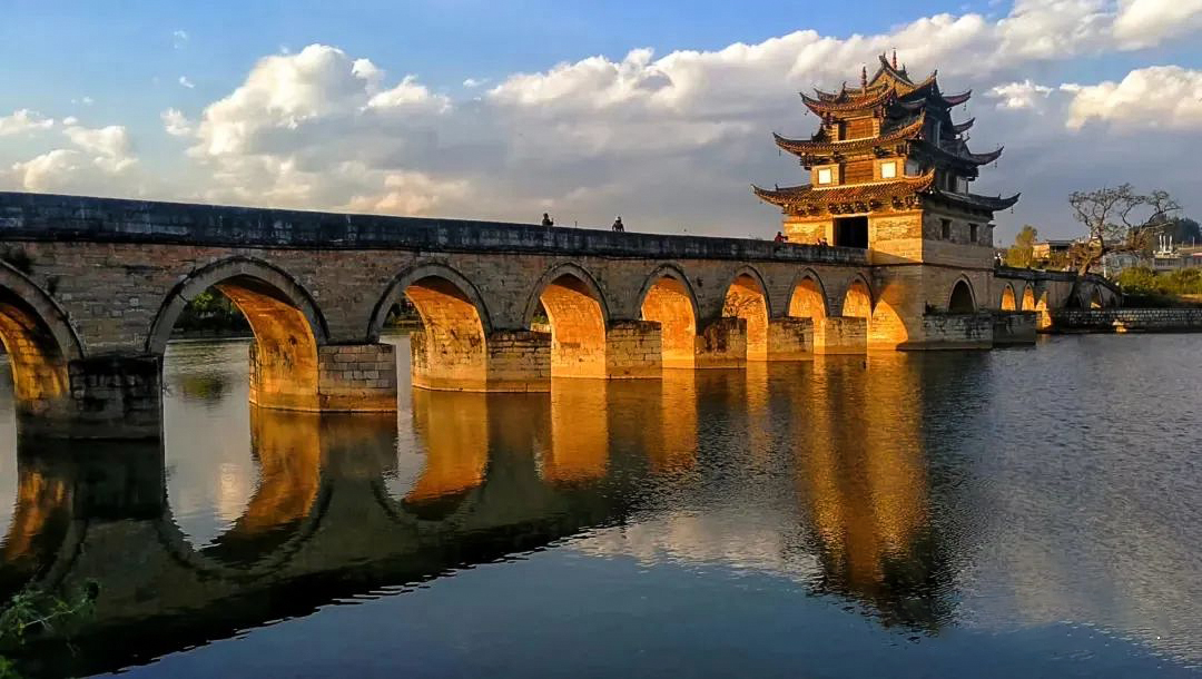 1735187592762009.jpg 《建水记忆》杨淑华 摄.jpg