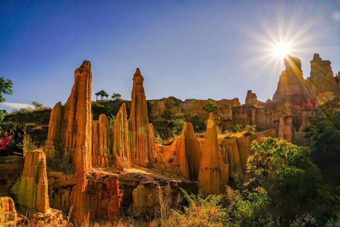 1735218258882000.jpg 《土林光影》黄梅 摄.jpg